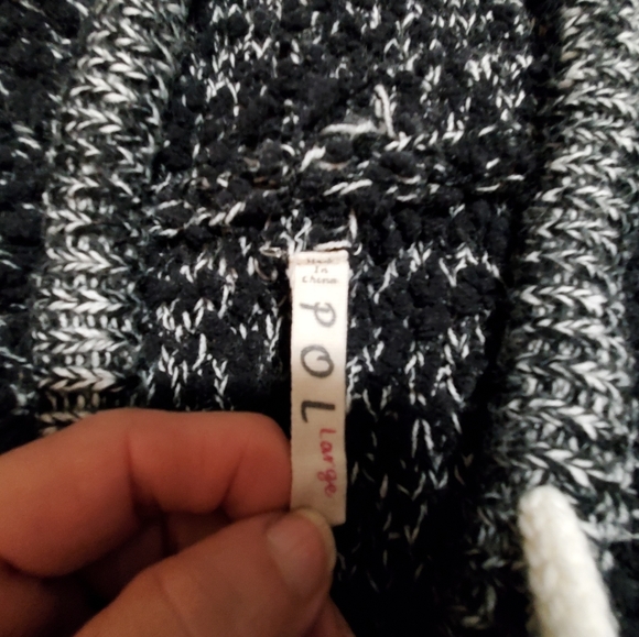 Hoddie - Picture 3 of 3